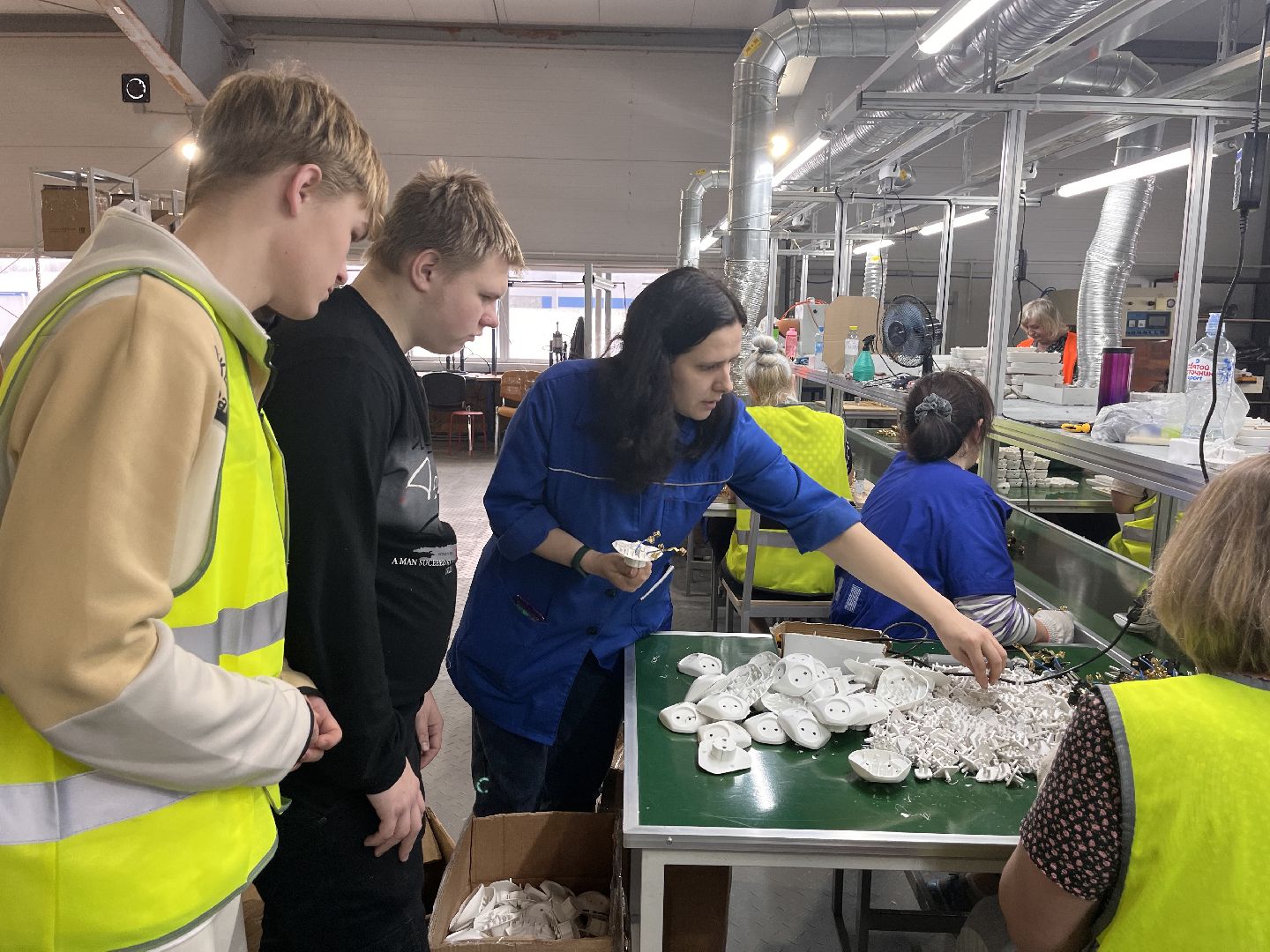 студенты, можайский техникум, завод, предприятие, экскурсии,