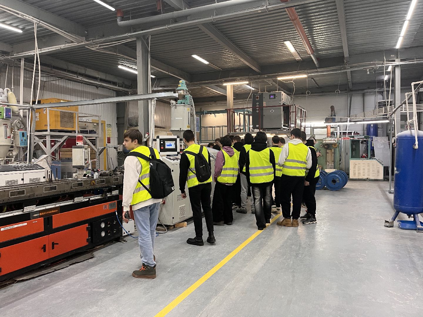 студенты, можайский техникум, завод, предприятие, экскурсии,