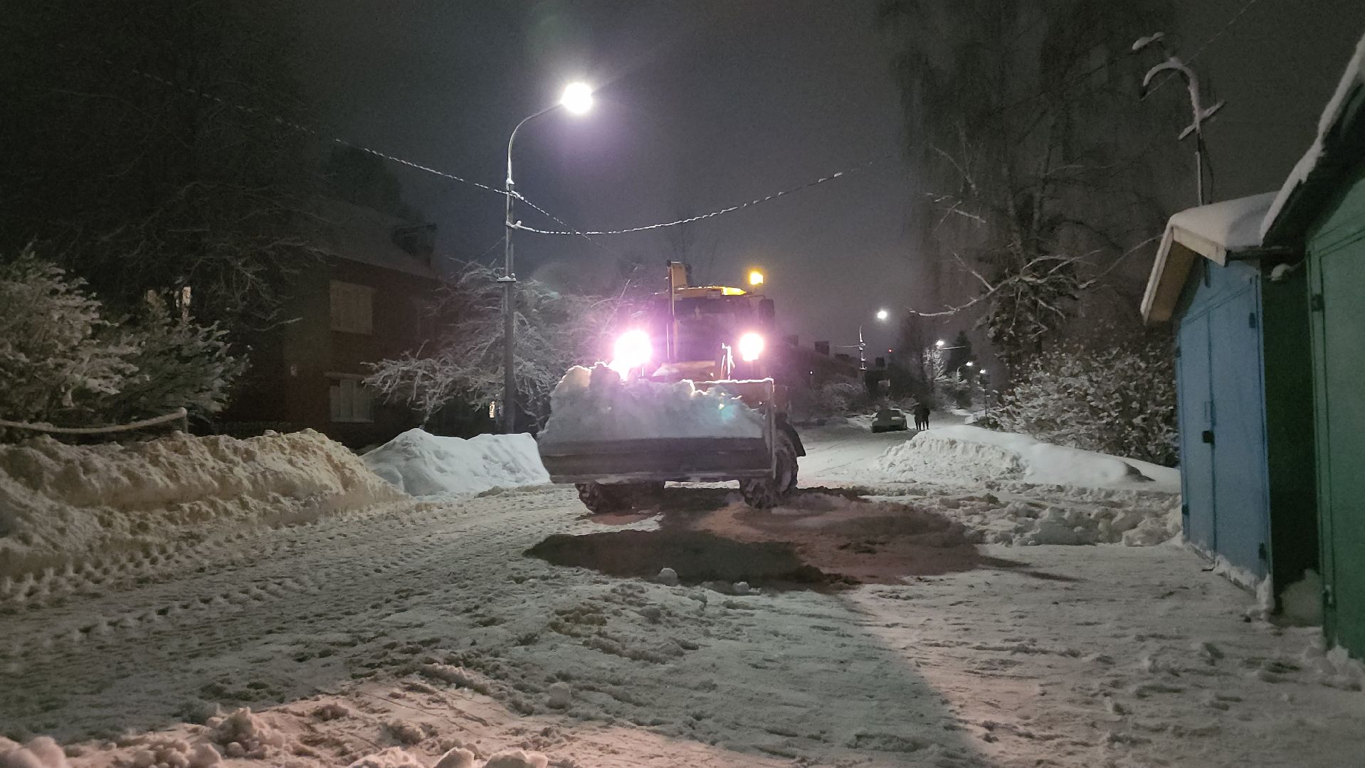 волоколамск, коммунальная техника, коммунальное хозяйство, коммунальные службы, коммунальщики, жкх, снег, снегоуборка, снегоуборочная техника,