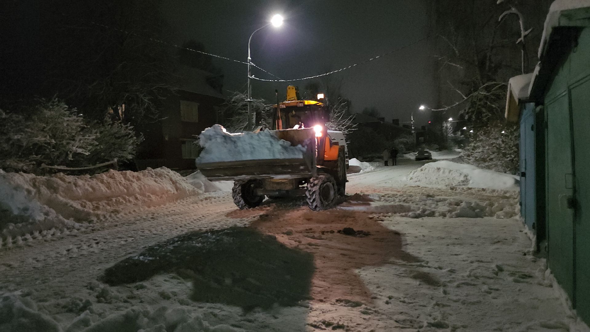 волоколамск, коммунальная техника, коммунальное хозяйство, коммунальные службы, коммунальщики, жкх, снег, снегоуборка, снегоуборочная техника,