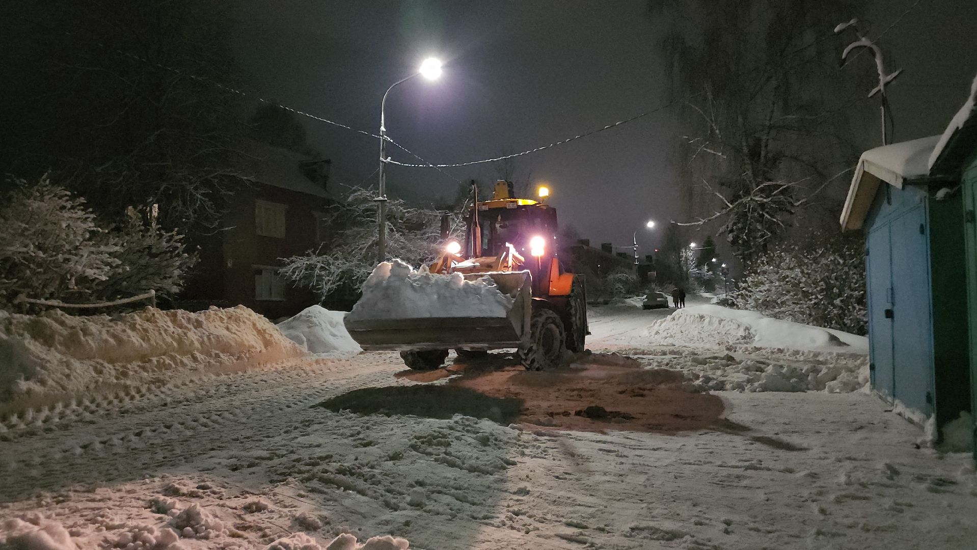 волоколамск, коммунальная техника, коммунальное хозяйство, коммунальные службы, коммунальщики, жкх, снег, снегоуборка, снегоуборочная техника,
