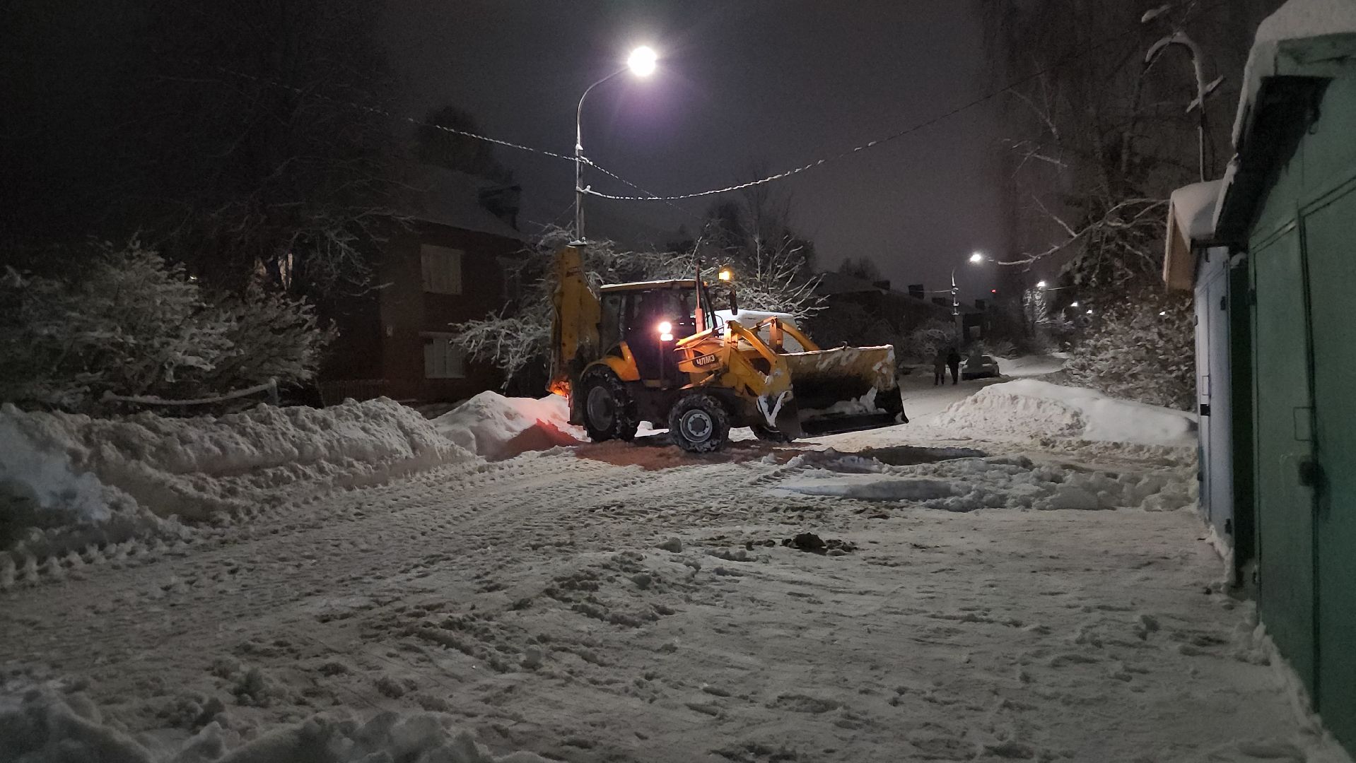 волоколамск, коммунальная техника, коммунальное хозяйство, коммунальные службы, коммунальщики, жкх, снег, снегоуборка, снегоуборочная техника,