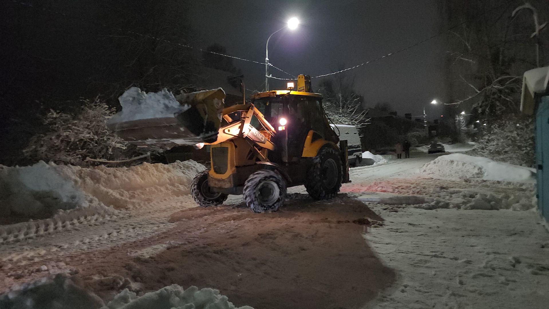 волоколамск, коммунальная техника, коммунальное хозяйство, коммунальные службы, коммунальщики, жкх, снег, снегоуборка, снегоуборочная техника,