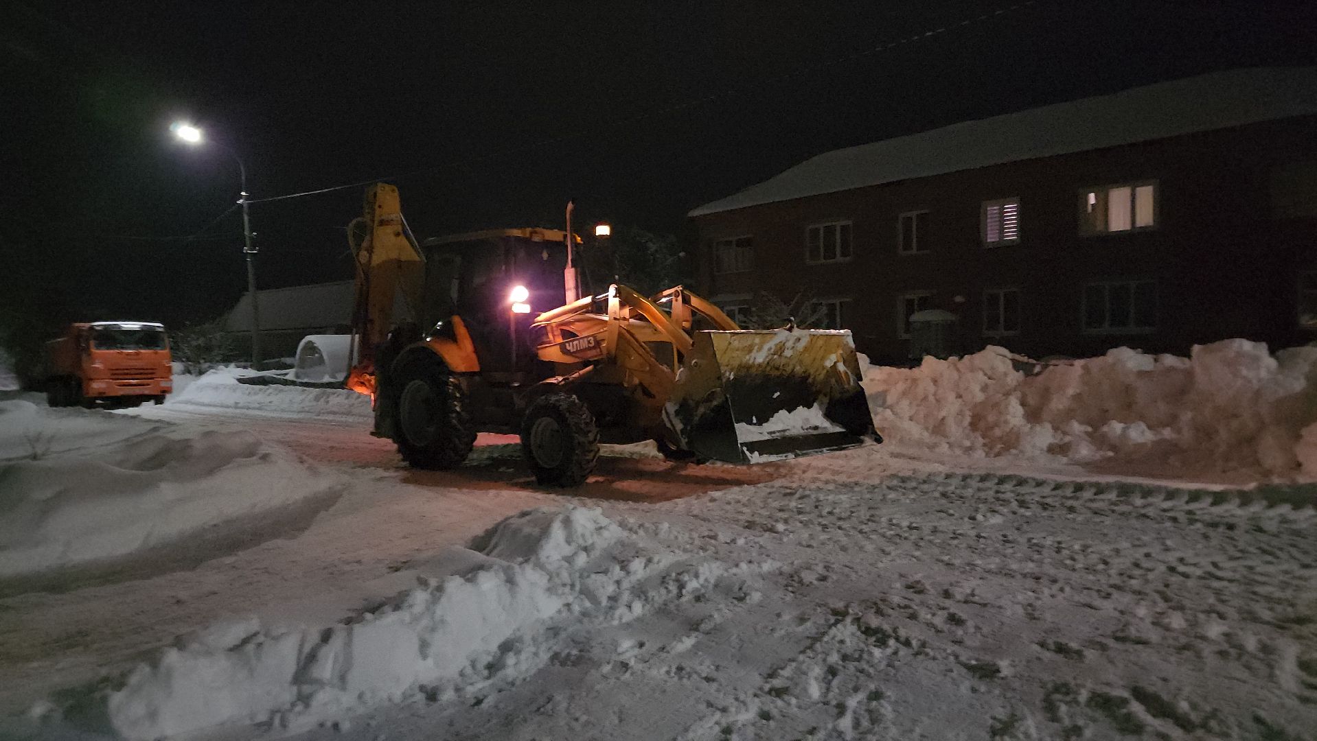 волоколамск, коммунальная техника, коммунальное хозяйство, коммунальные службы, коммунальщики, жкх, снег, снегоуборка, снегоуборочная техника,