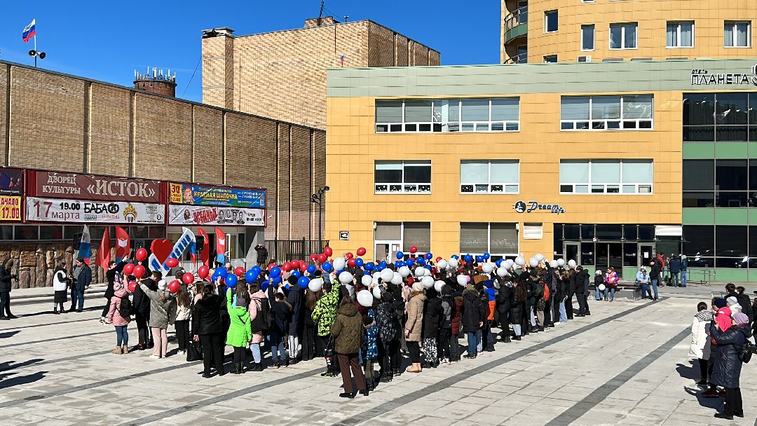 Патриотическая акция, волонтеры, Крым