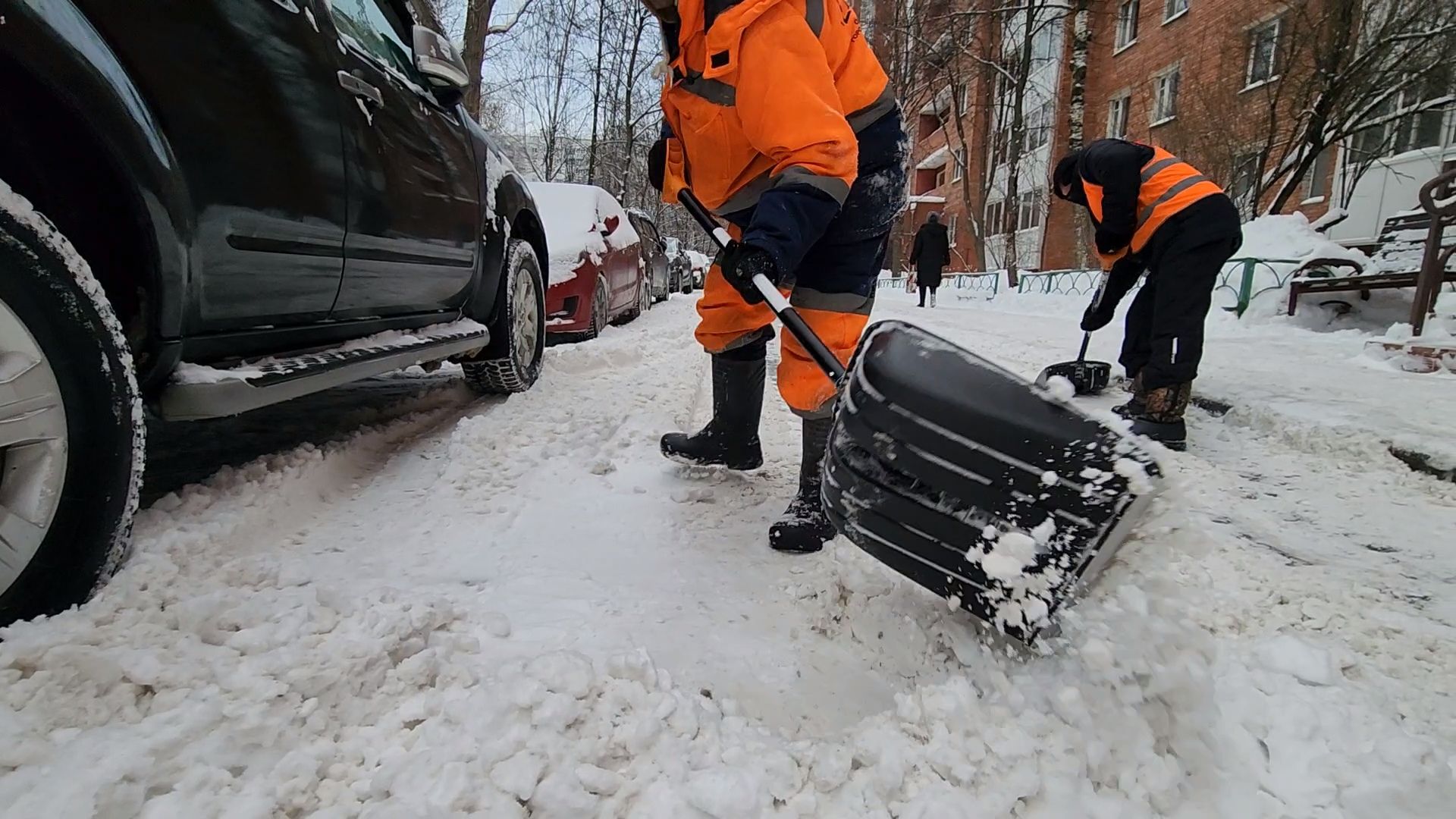 Одинцово, администрация, снегоуборочная техника, дворники, зарплата, парковка,