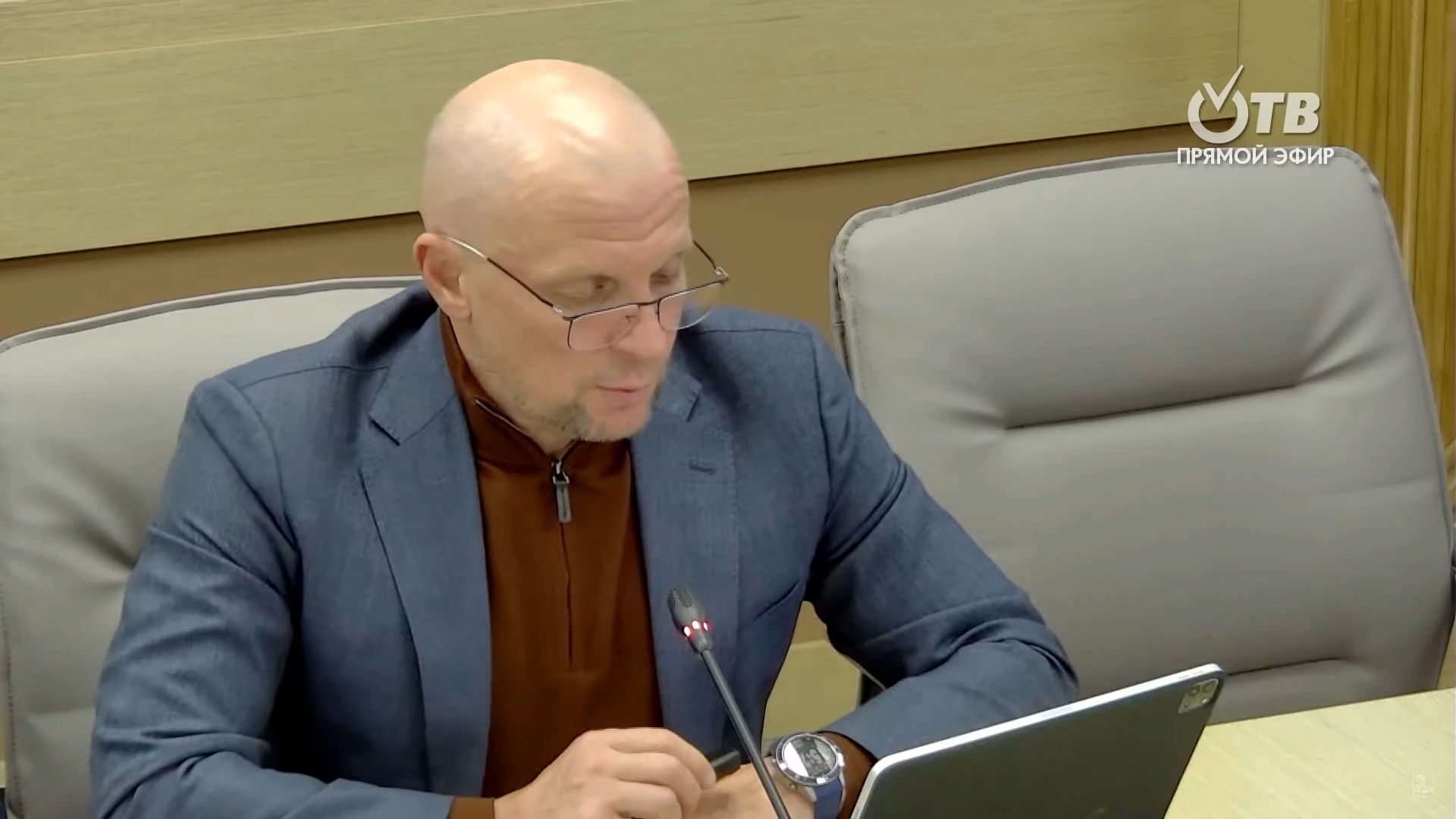 Одинцово, администрация, снегоуборочная техника, дворники, зарплата, парковка,