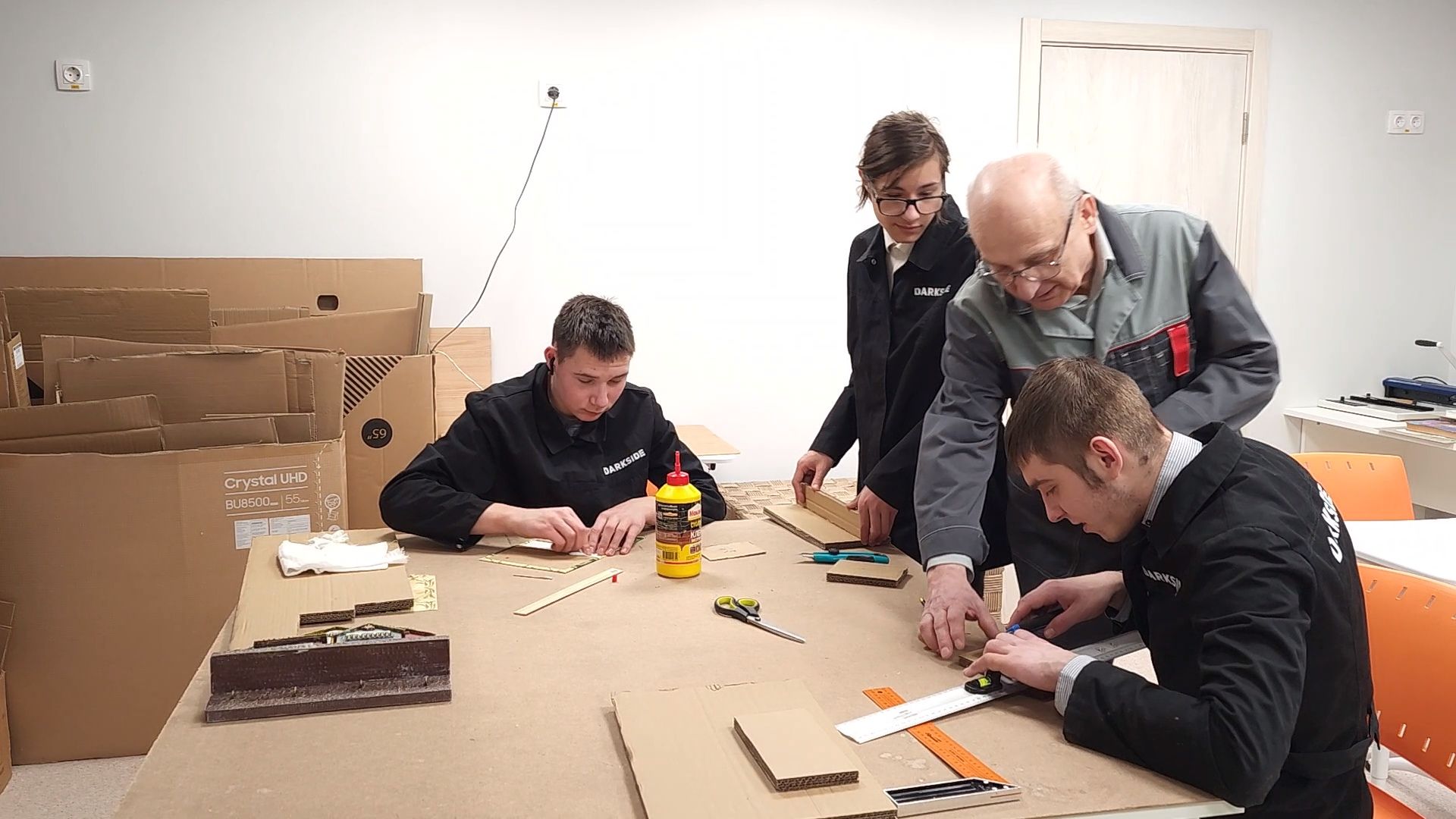 Одинцово, школа интернат имени фурагиной, картон, мастерская,