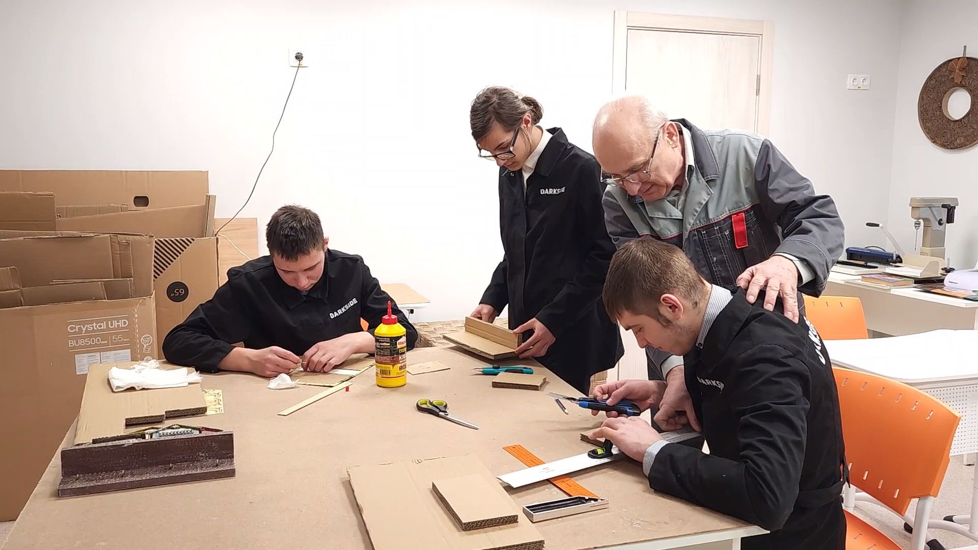 Одинцово, школа интернат имени фурагиной, картон, мастерская,