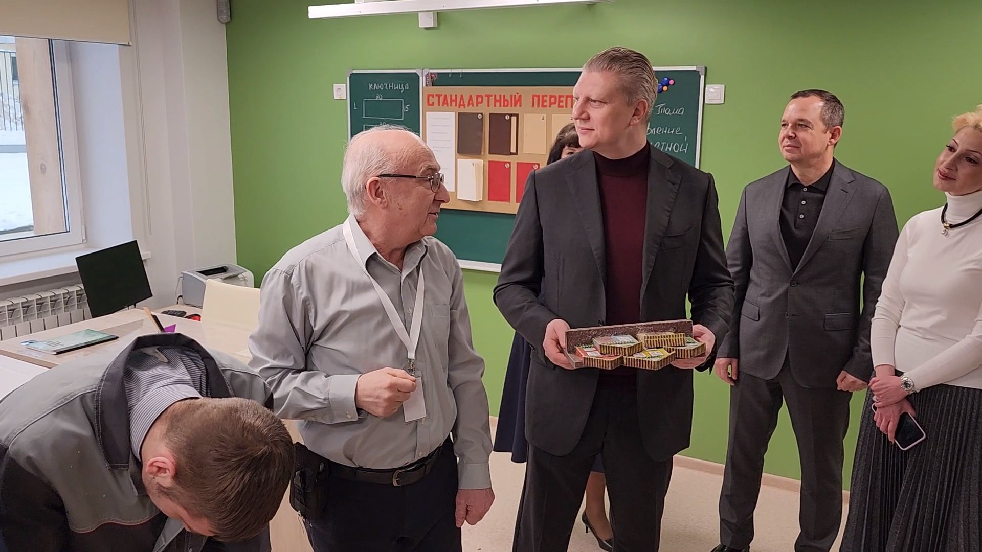 Одинцово, школа интернат имени фурагиной, картон, мастерская,