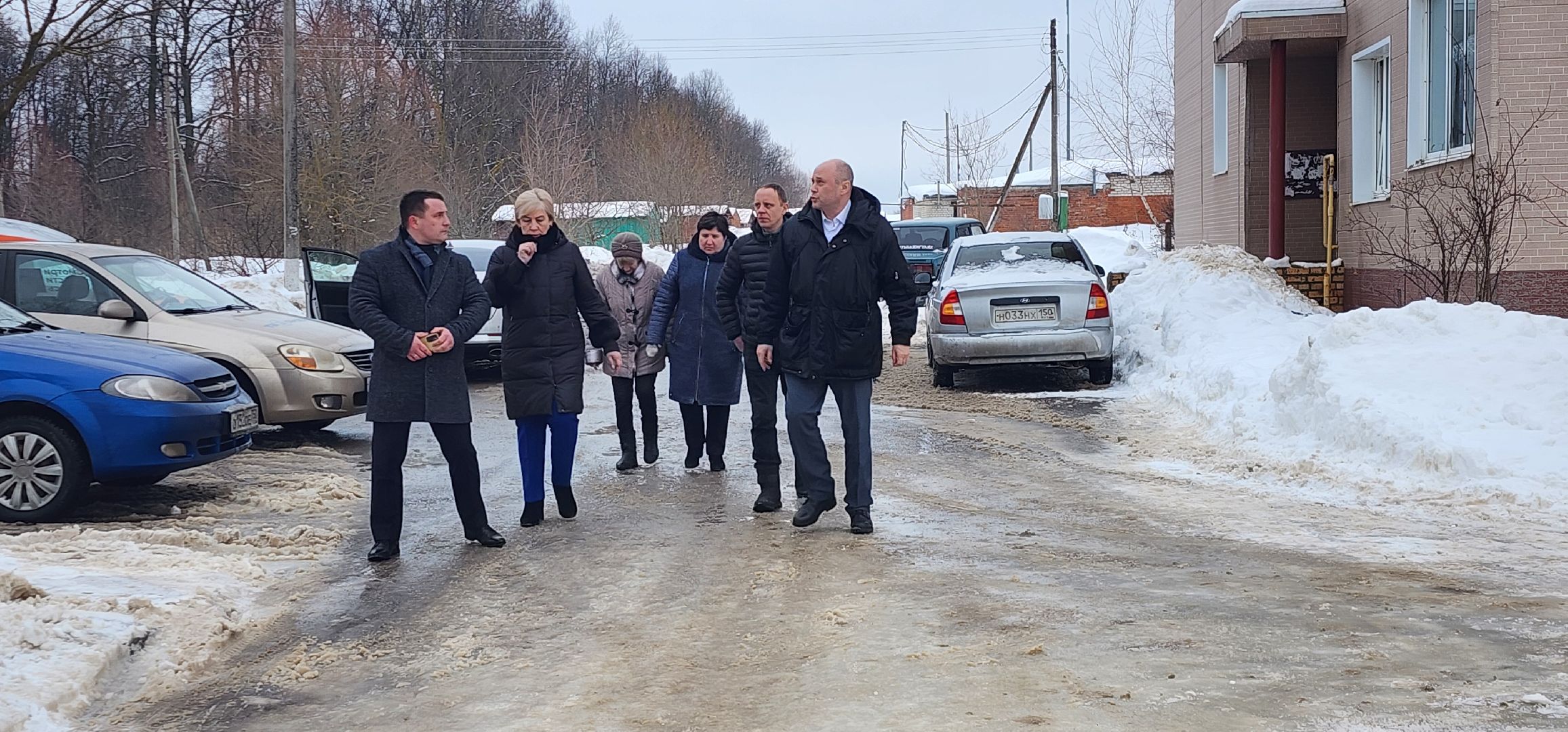 сосульки на крышах, село Вельяминово, Домодедово, уборка снега,