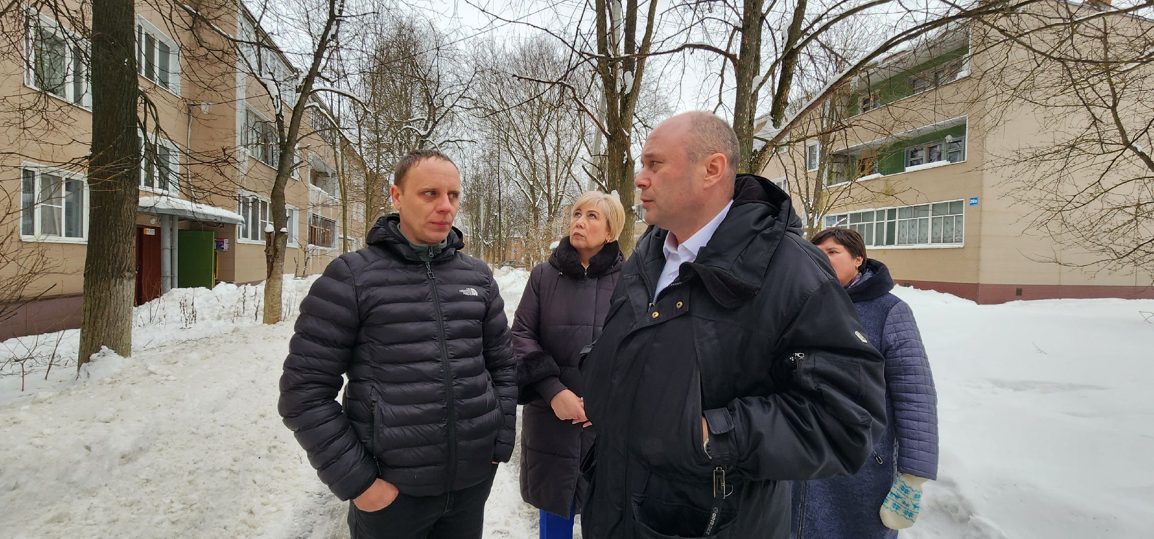 сосульки на крышах, село Вельяминово, Домодедово, уборка снега,