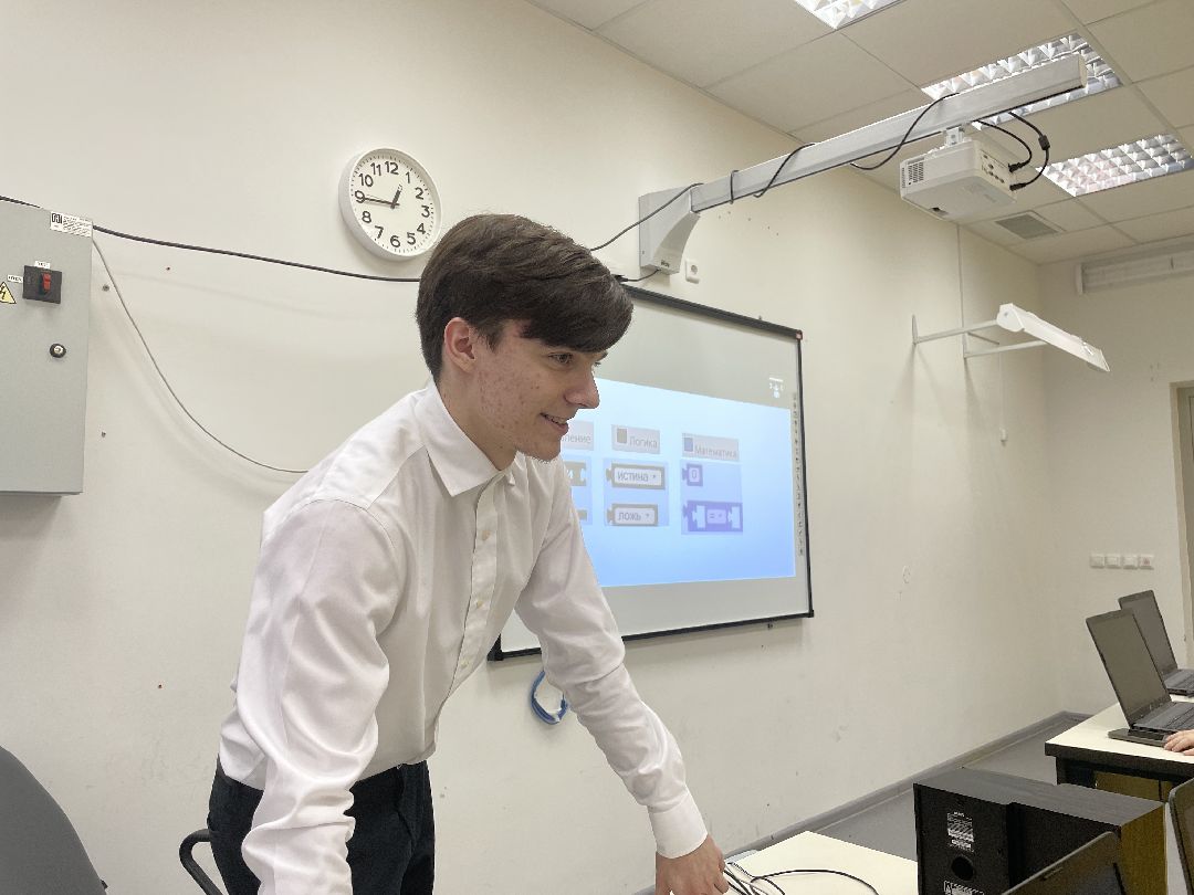 Техношкола, преподаватель