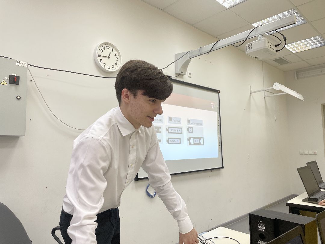 Техношкола, преподаватель