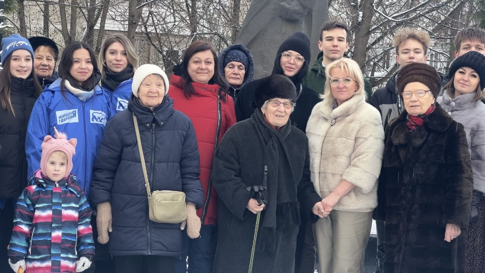 химки, памятник, возложение цветов, сталинградская битва, акция памяти, общество,