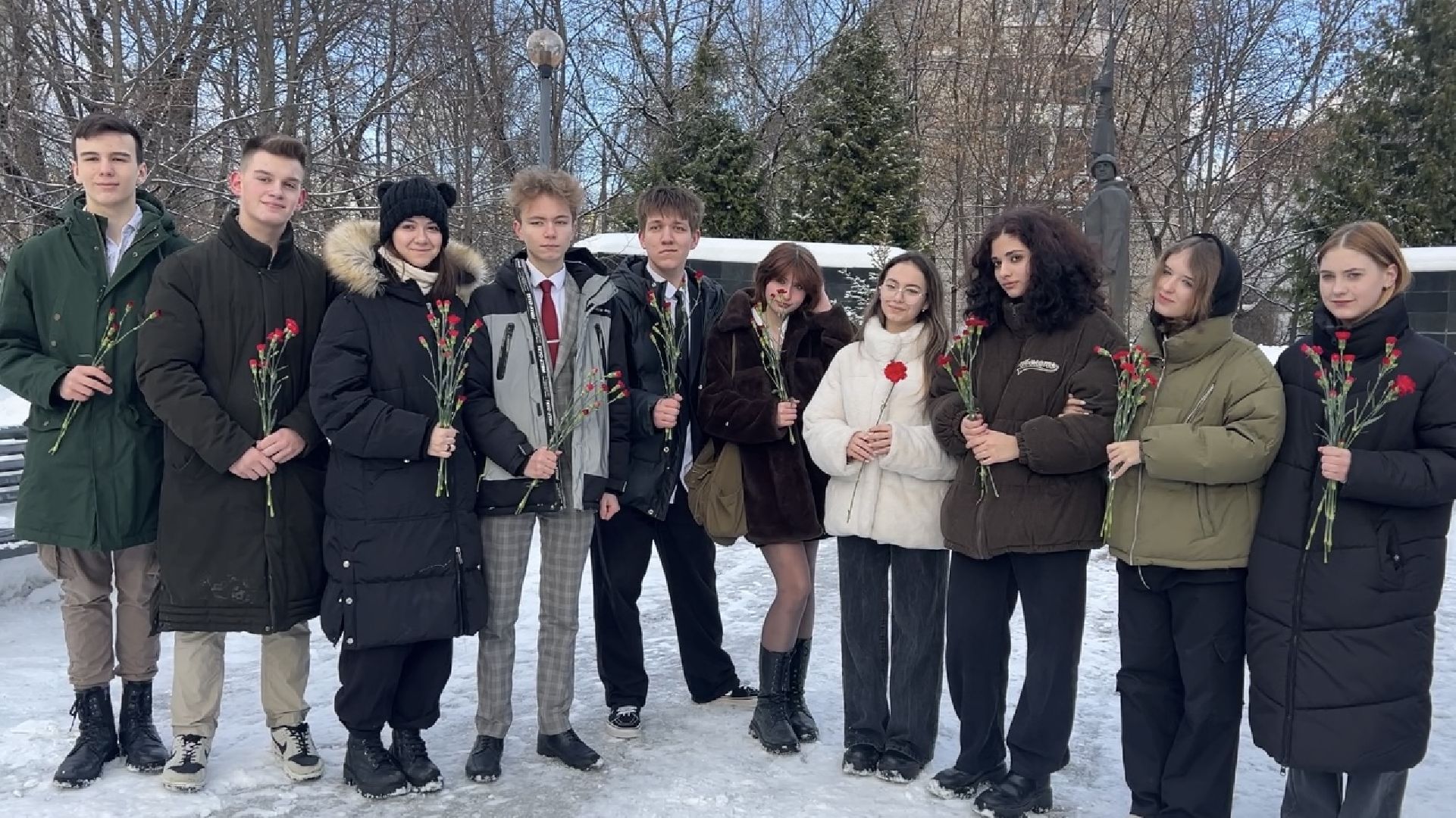 химки, памятник, возложение цветов, сталинградская битва, акция памяти, общество,