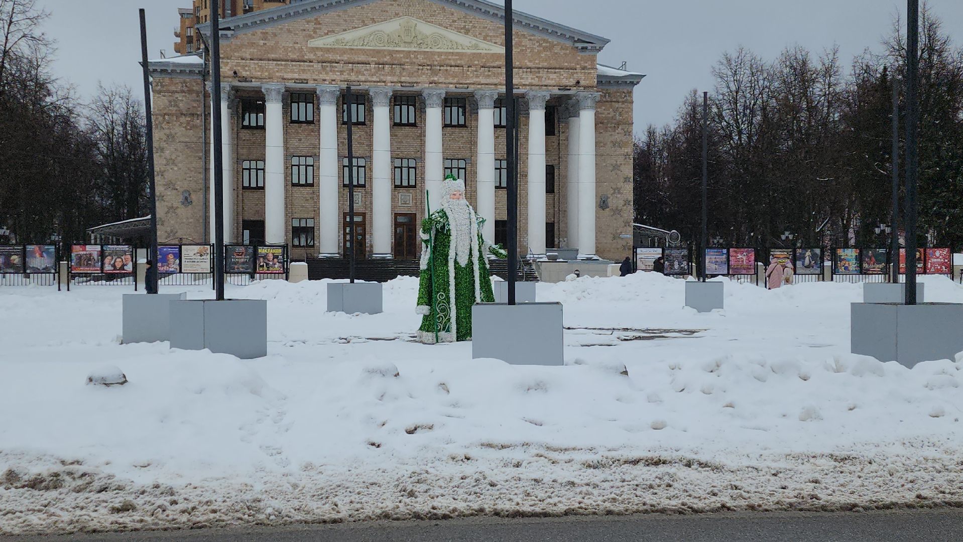 новый год, бульвар Маяковского, елка, улица Фрунзе, Дед Мороз, гирлянды, МБУ Городское хозяйство,сквер 28 квартал,