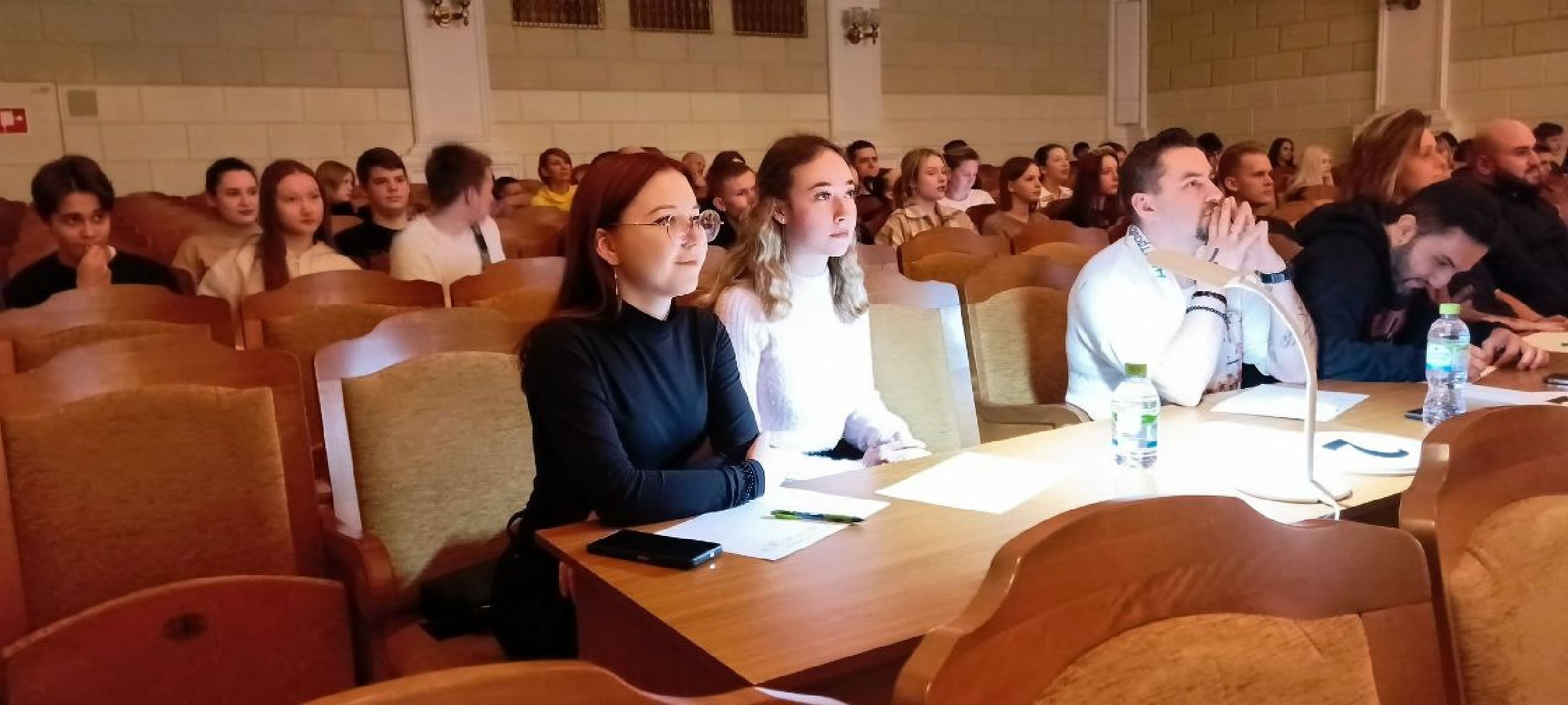 Дмитров, Ха-ха Лига КВН, Диванодамы,