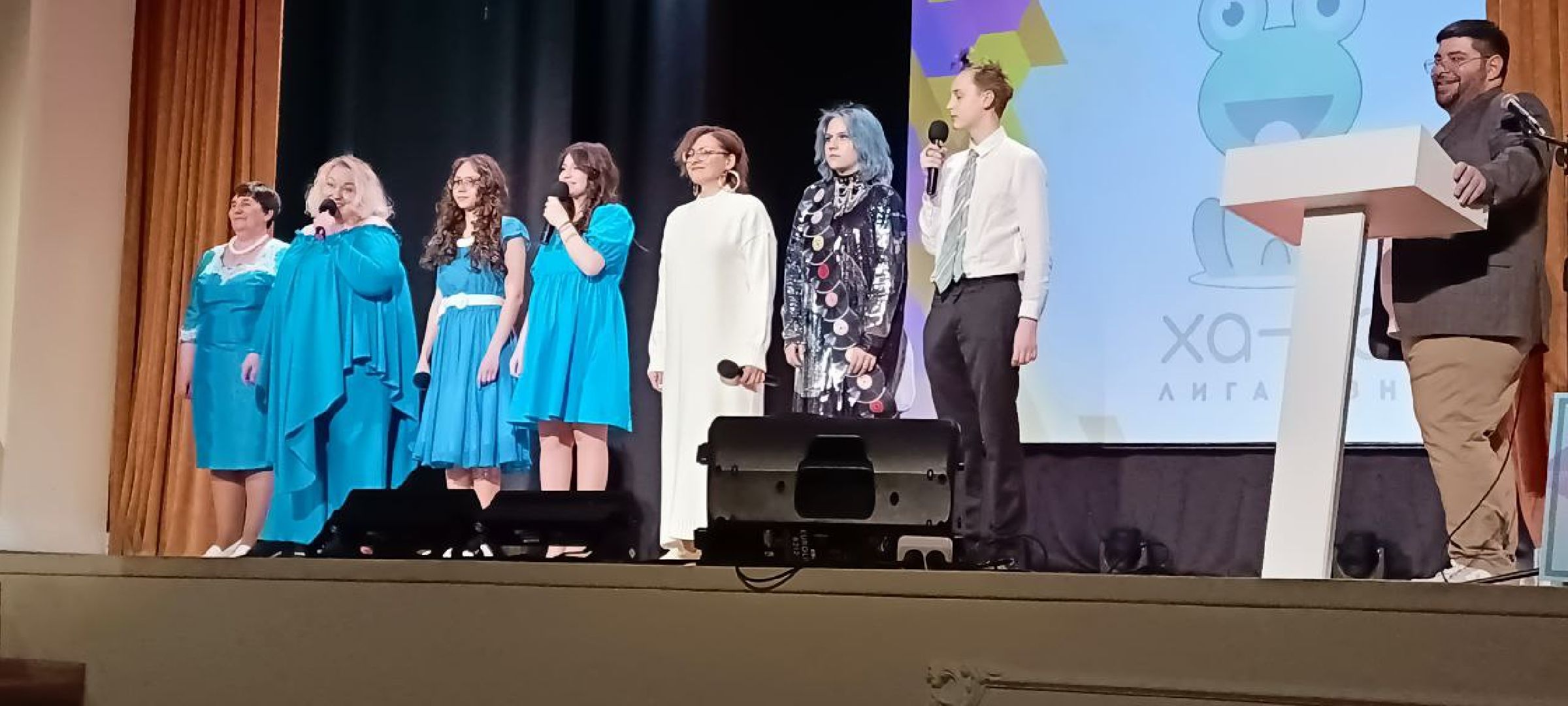 Дмитров, Ха-ха Лига КВН, Диванодамы,