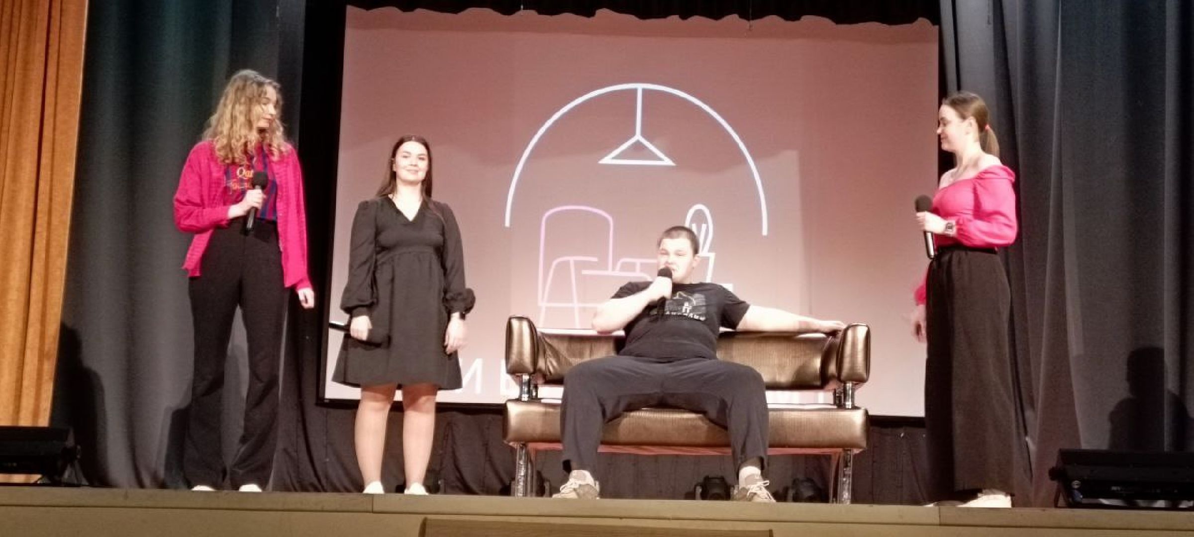 Дмитров, Ха-ха Лига КВН, Диванодамы,