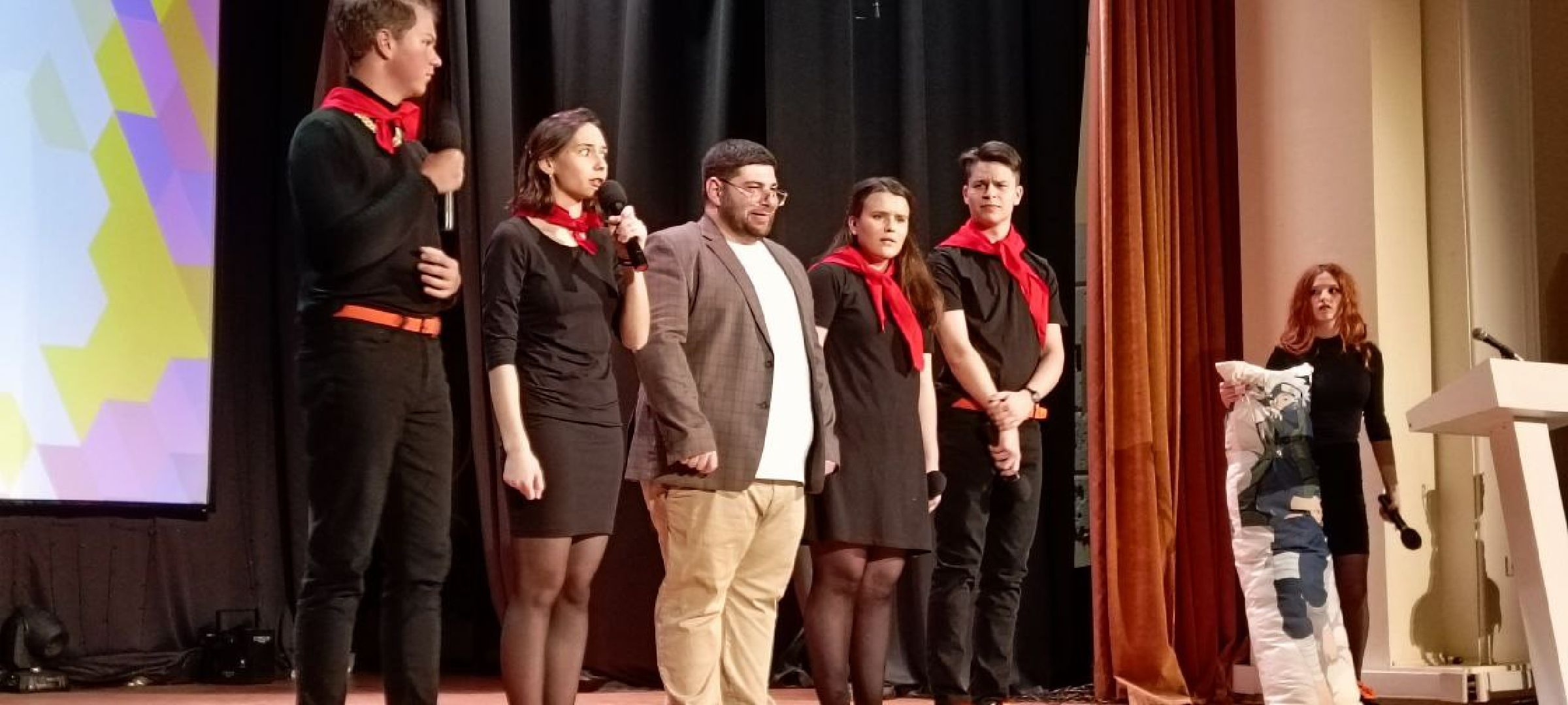 Дмитров, Ха-ха Лига КВН, Диванодамы,