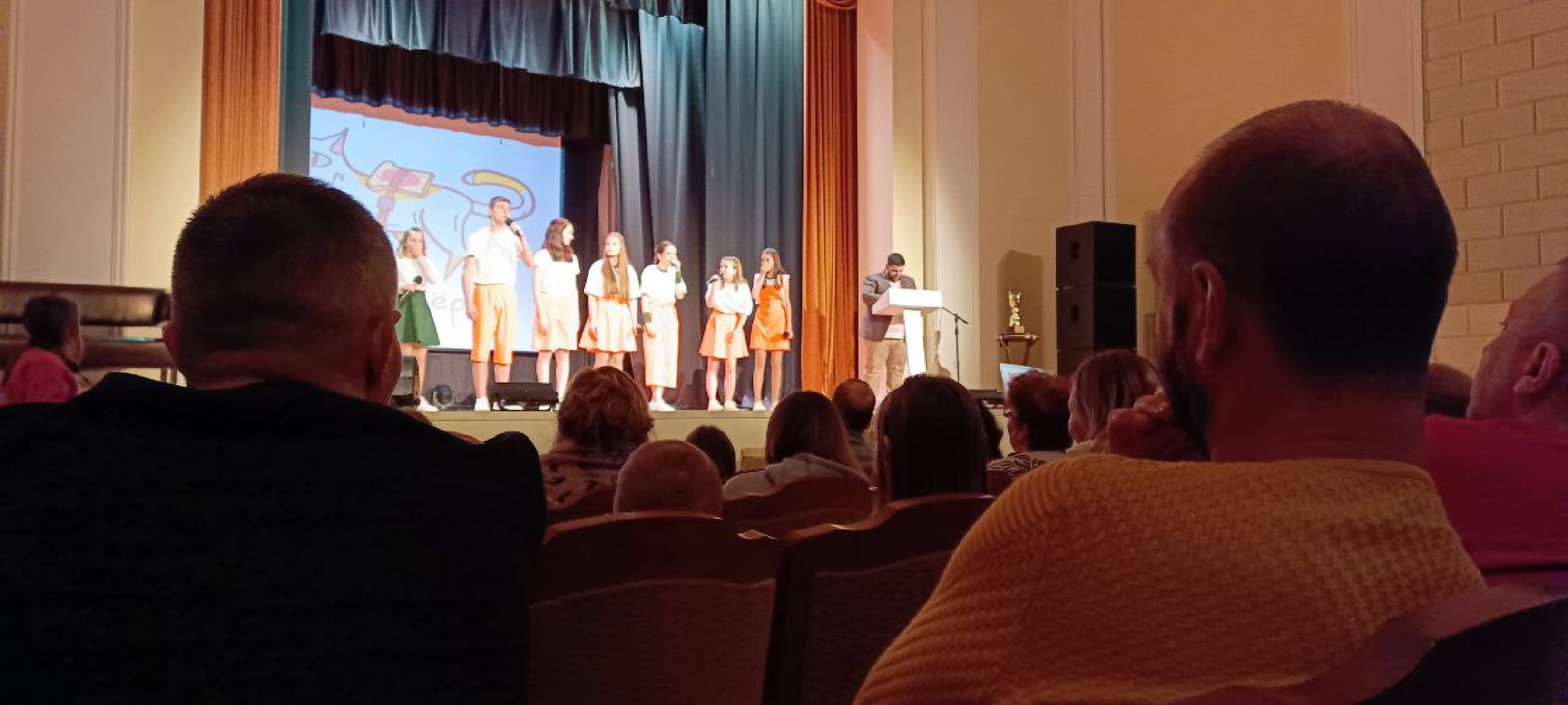 Дмитров, Ха-ха Лига КВН, Диванодамы,