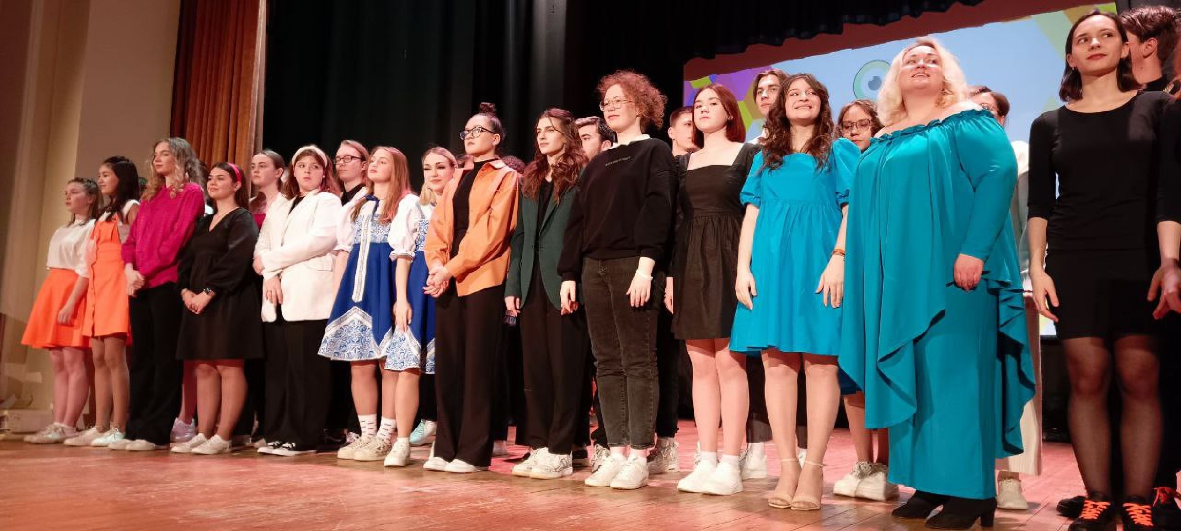 Дмитров, Ха-ха Лига КВН, Диванодамы,