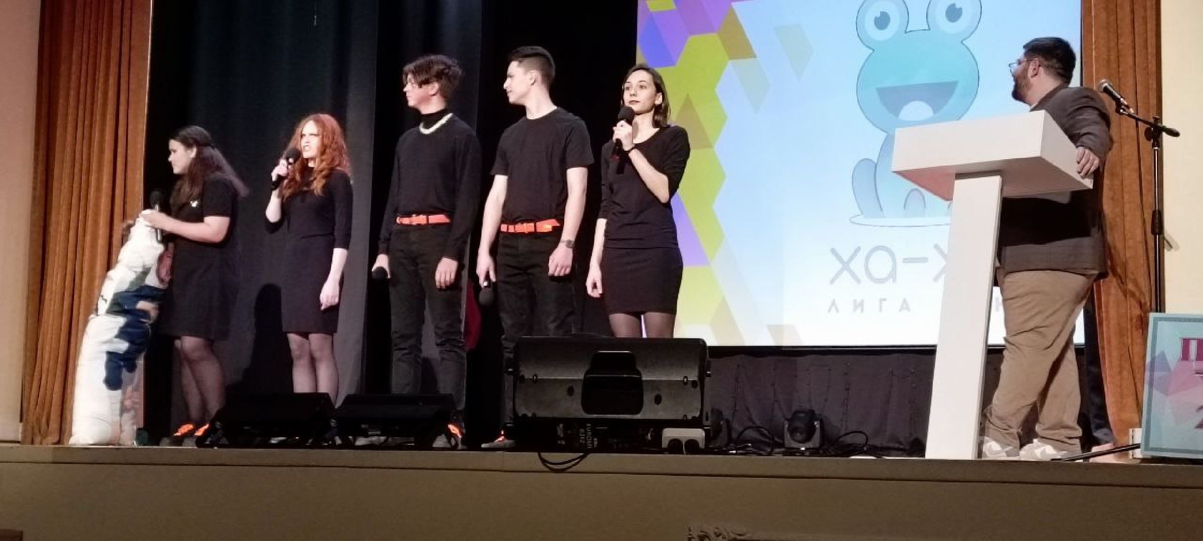 Дмитров, Ха-ха Лига КВН, Диванодамы,