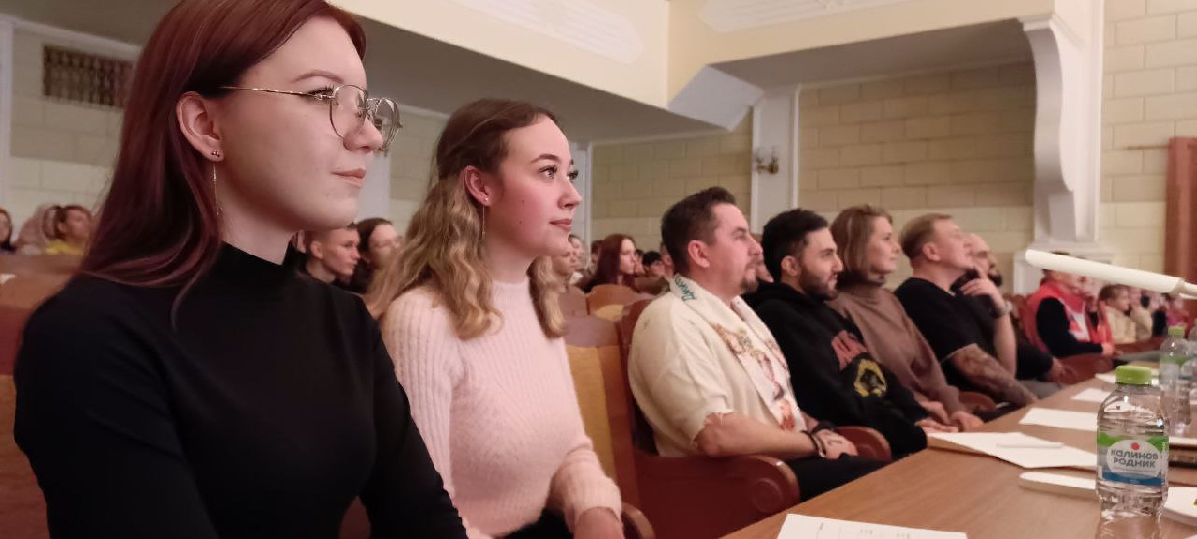 Дмитров, Ха-ха Лига КВН, Диванодамы,