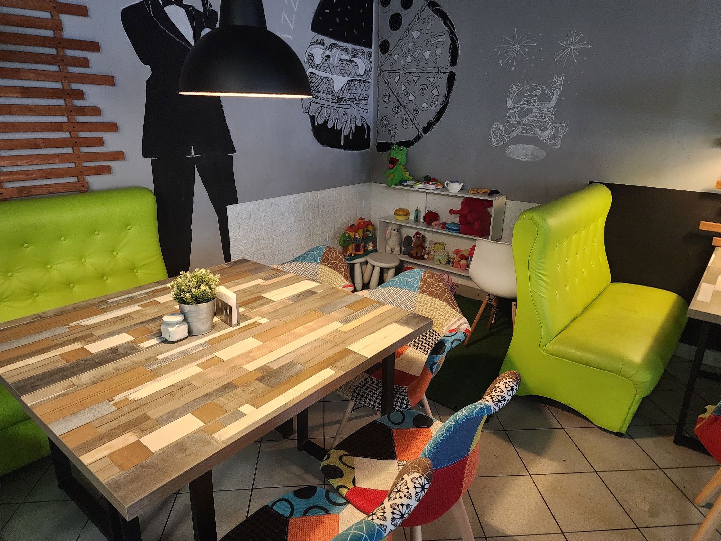 шатура, ешь в подмосковье, бургер с ананасом, жареный ананас, бургеры, пицца, программа губернатора,