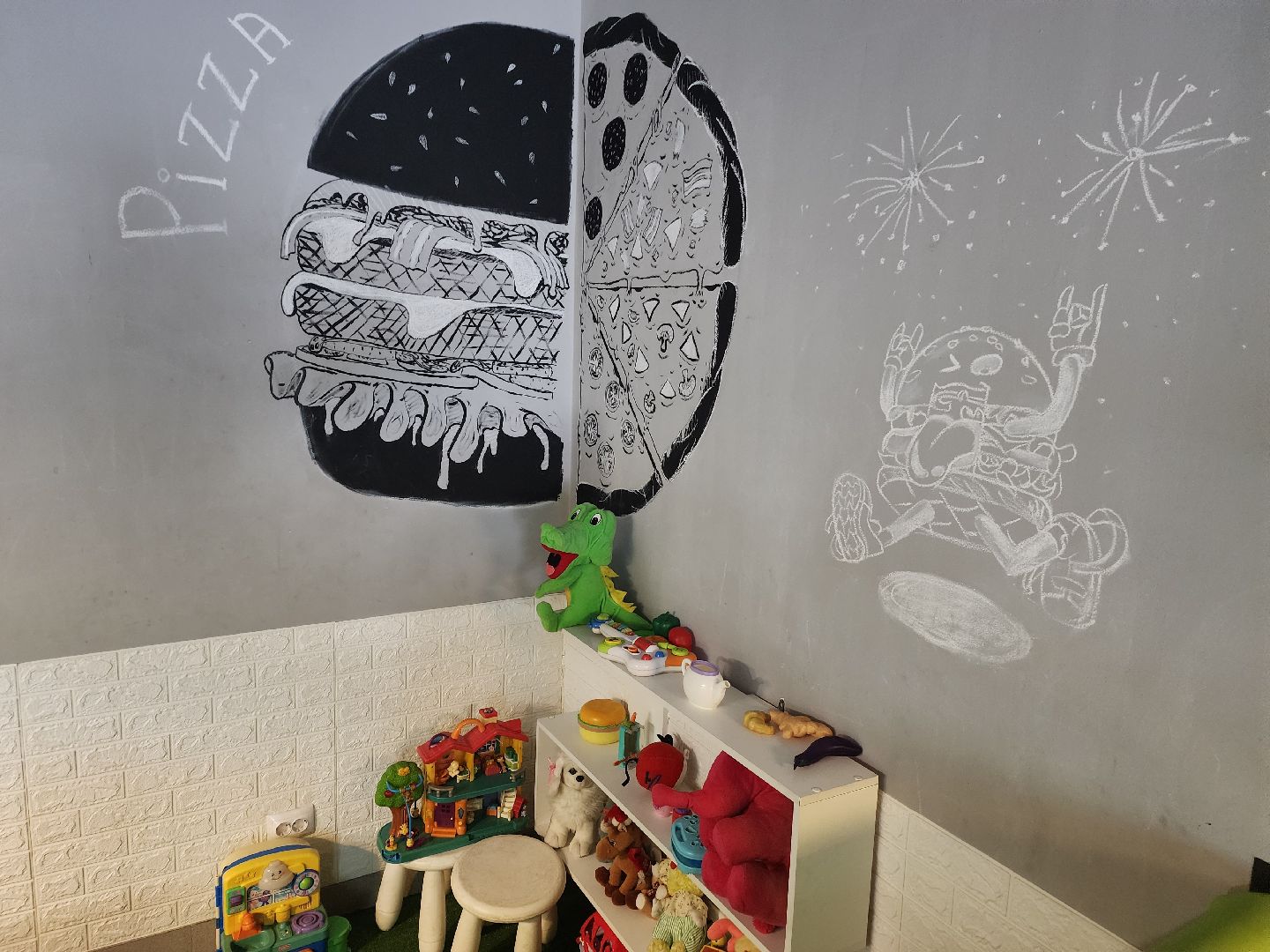 шатура, ешь в подмосковье, бургер с ананасом, жареный ананас, бургеры, пицца, программа губернатора,