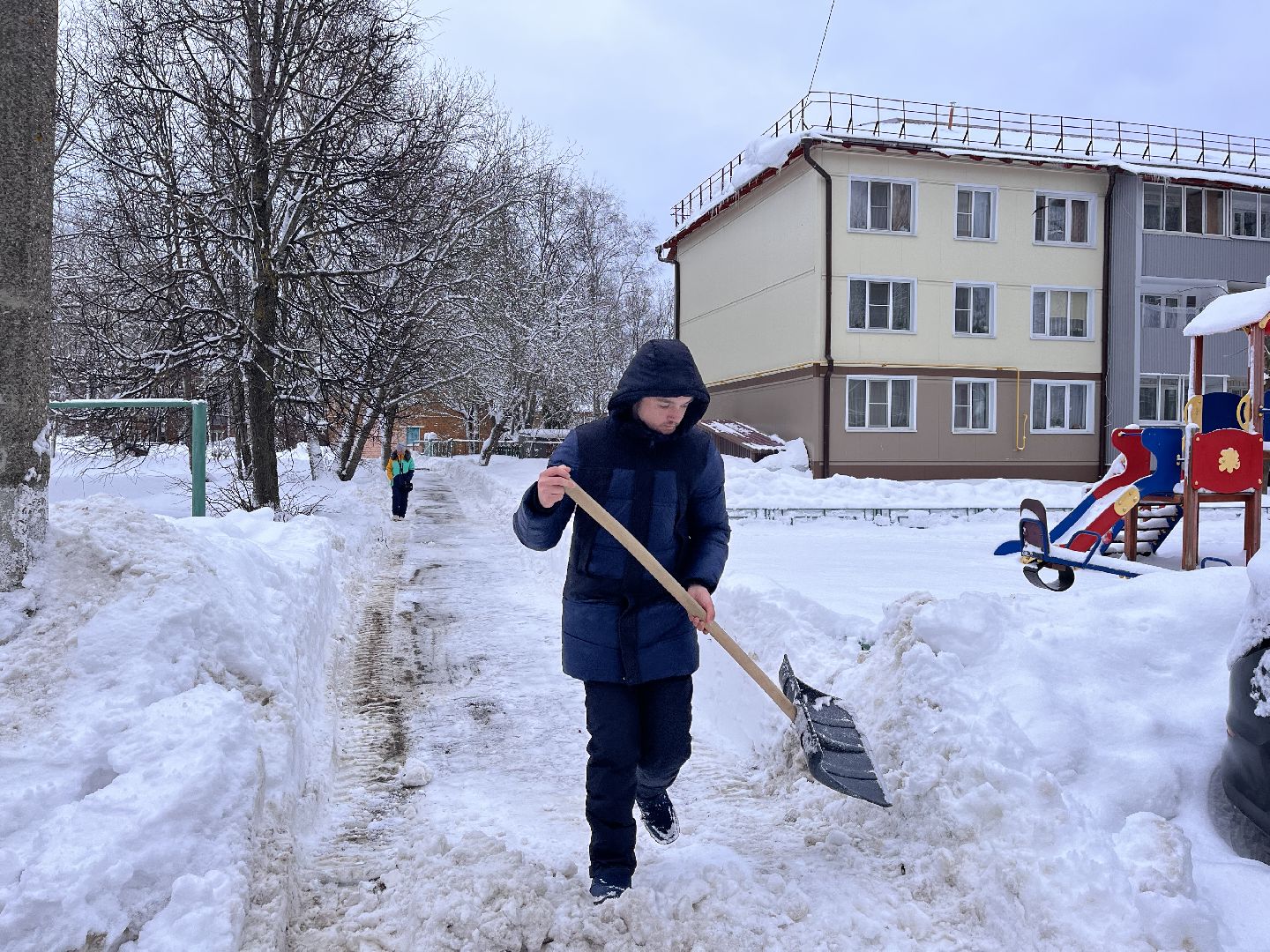 шаховская, снег, уборка дворов,