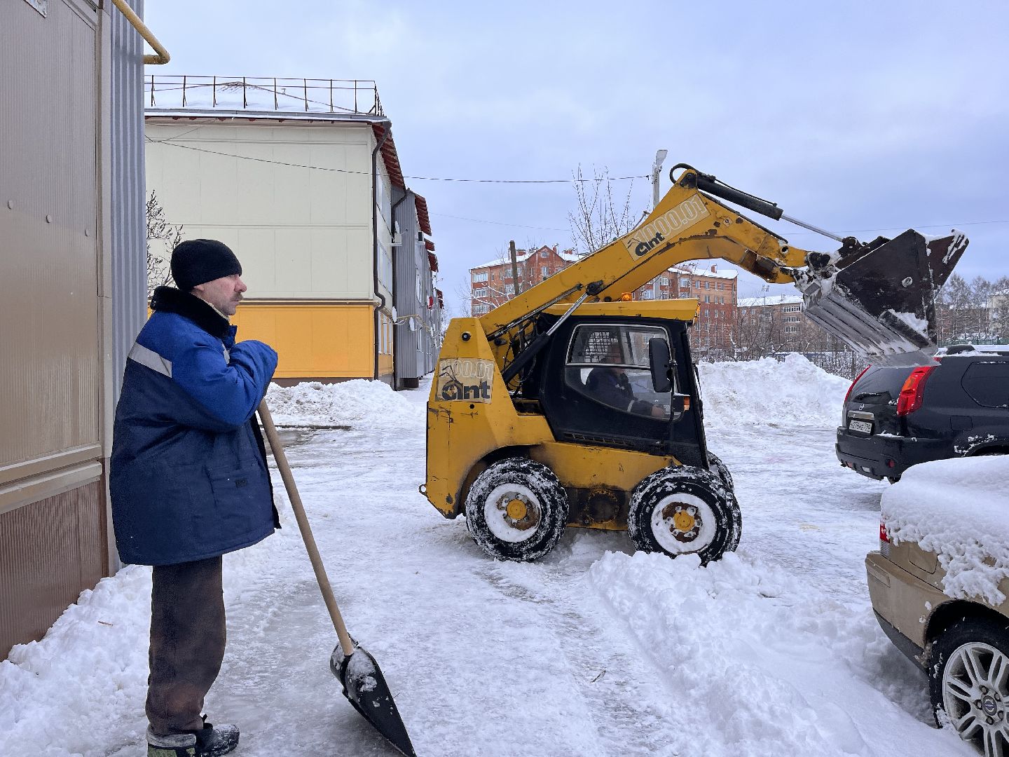 шаховская, снег, уборка дворов,