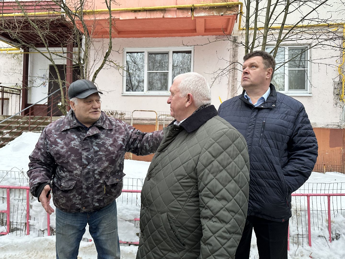 парковка у дома, администрация наро-фоминска,