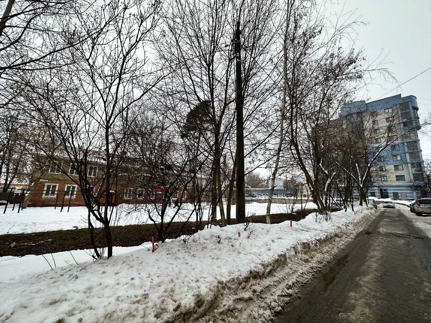 парковка у дома, администрация наро-фоминска,