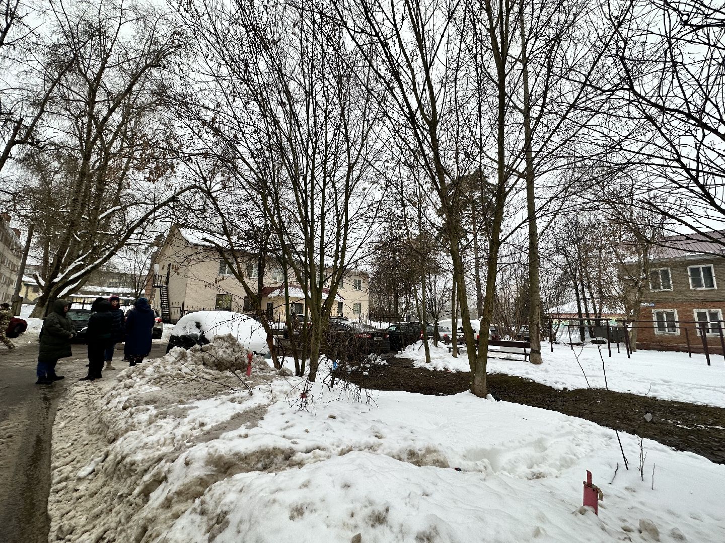 парковка у дома, администрация наро-фоминска,