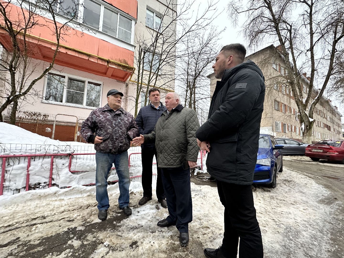 парковка у дома, администрация наро-фоминска,