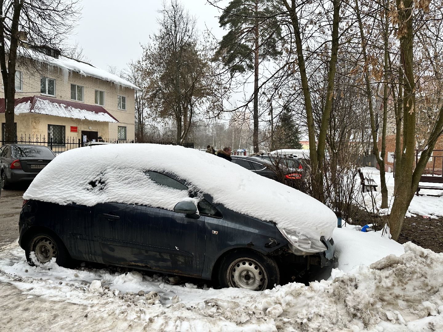 парковка у дома, администрация наро-фоминска,