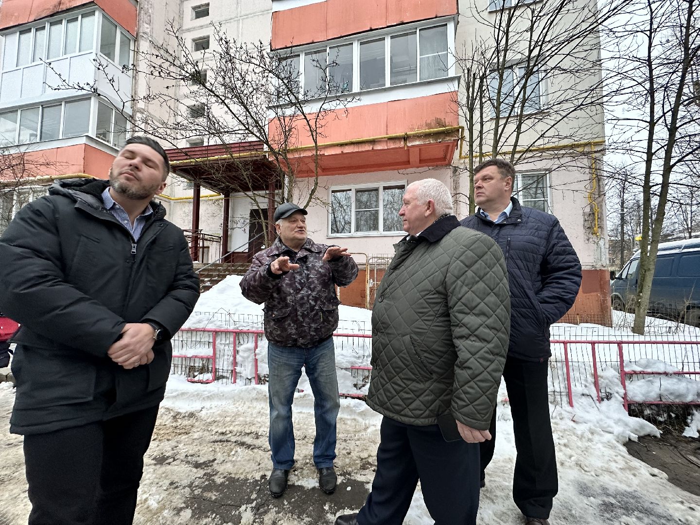 парковка у дома, администрация наро-фоминска,