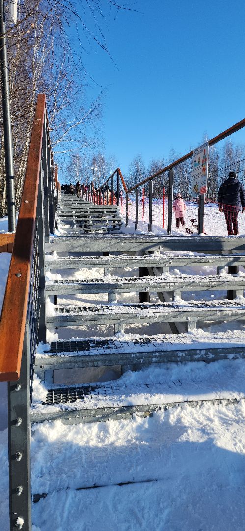электросталь, парк, снежная горка, зима, зима 2024, зима в парках, зима в подмосковье, безопасность детей,