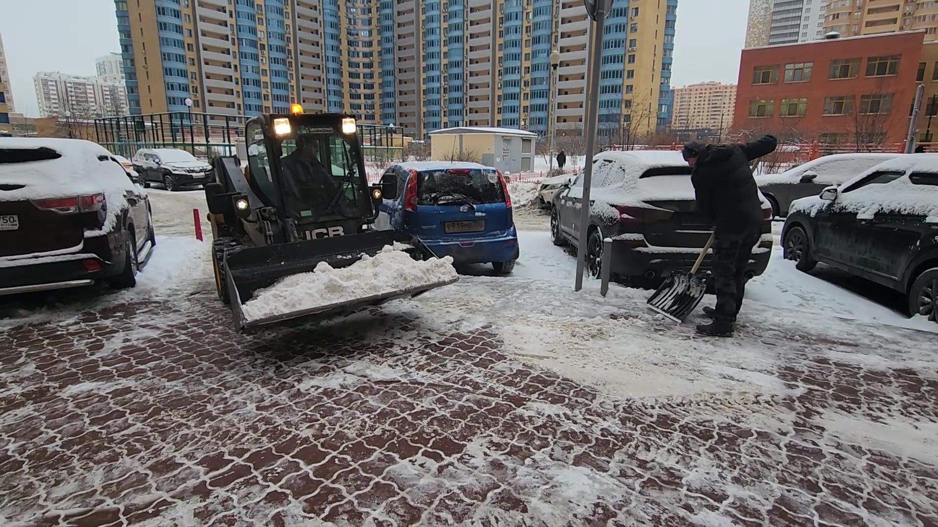 Реутов, ЖКХ, снегопад, Ольга, уборка, трактор, бобкэт, дворники,