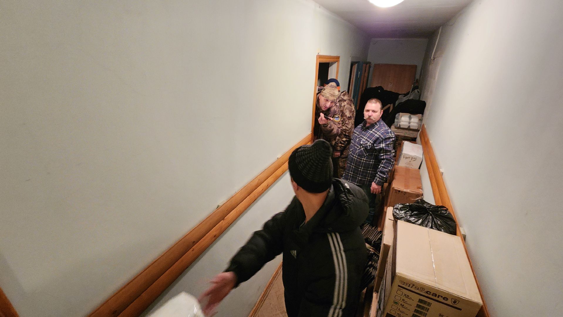 протвино, гуманитарная помощь, медикаменты, жители, мужчины,