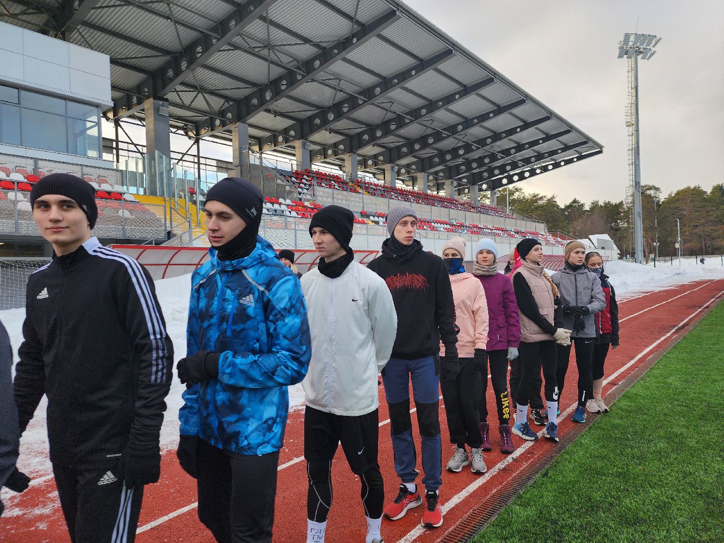 Серпухов, подмосковье, ультрамарафонец, легкая атлетика, стадион спартак, бег,