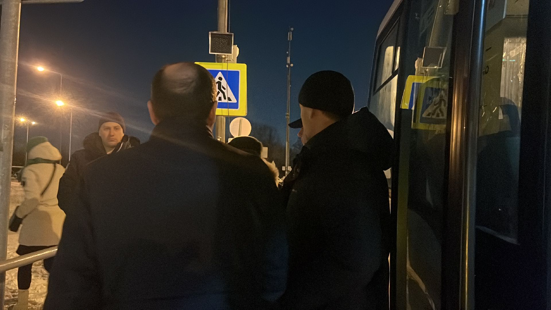 автобусные остановки, транспорт, выездная администрация,