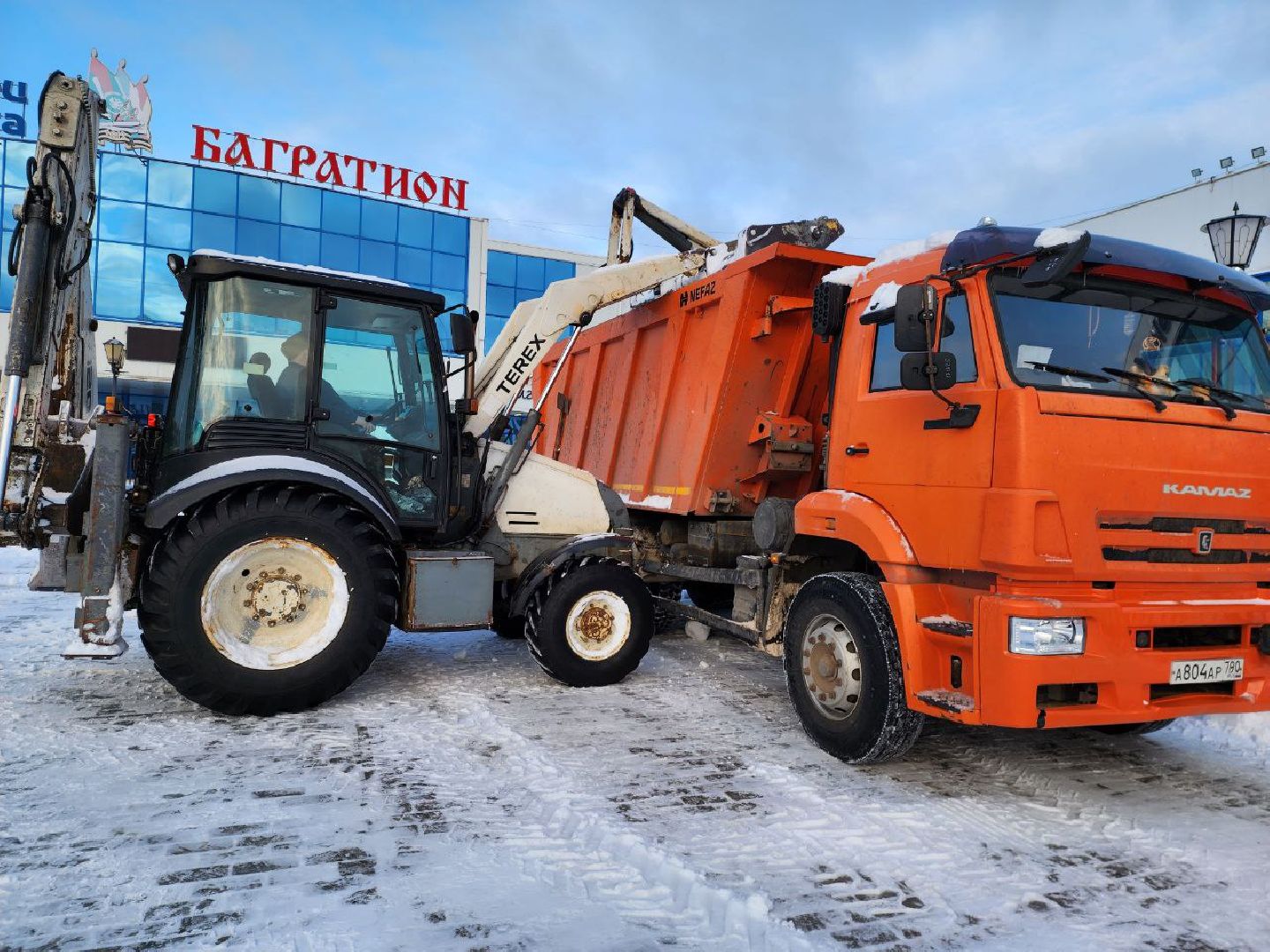 можайск, можайский городской округ, подмосковье, снег, циклон ольга, снегопад, уборка снега, техника, дворы, дороги, жители,