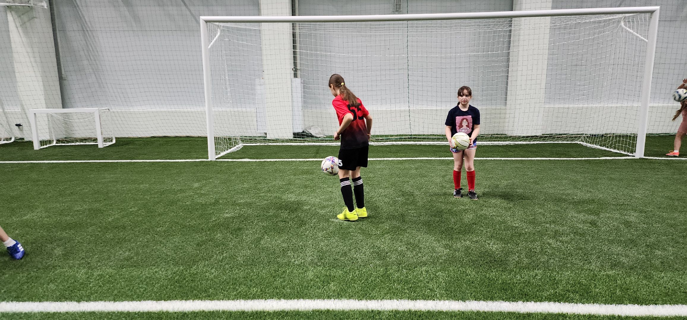 девочки и футбол, новый манеж, Домодедово, Велес,