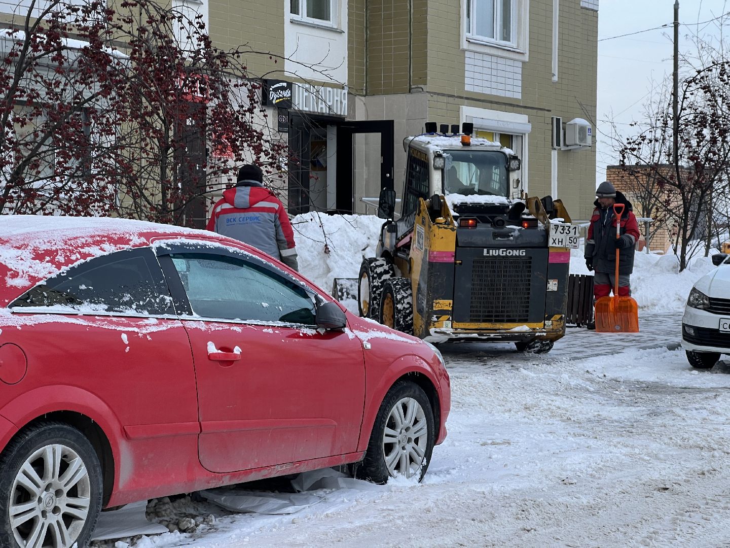 химки, снегопад, уборка дворов, уборка снега,