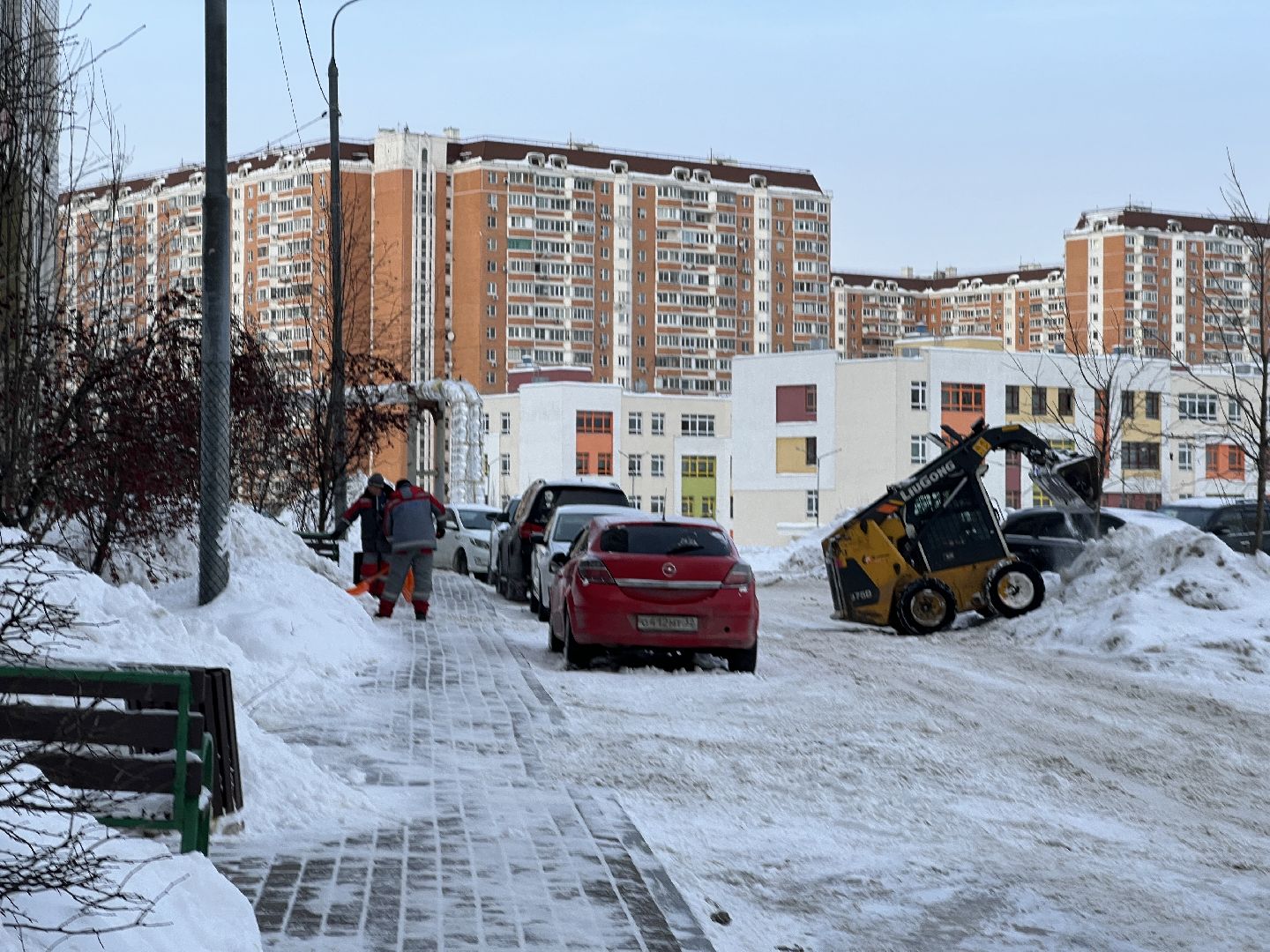 химки, снегопад, уборка дворов, уборка снега,