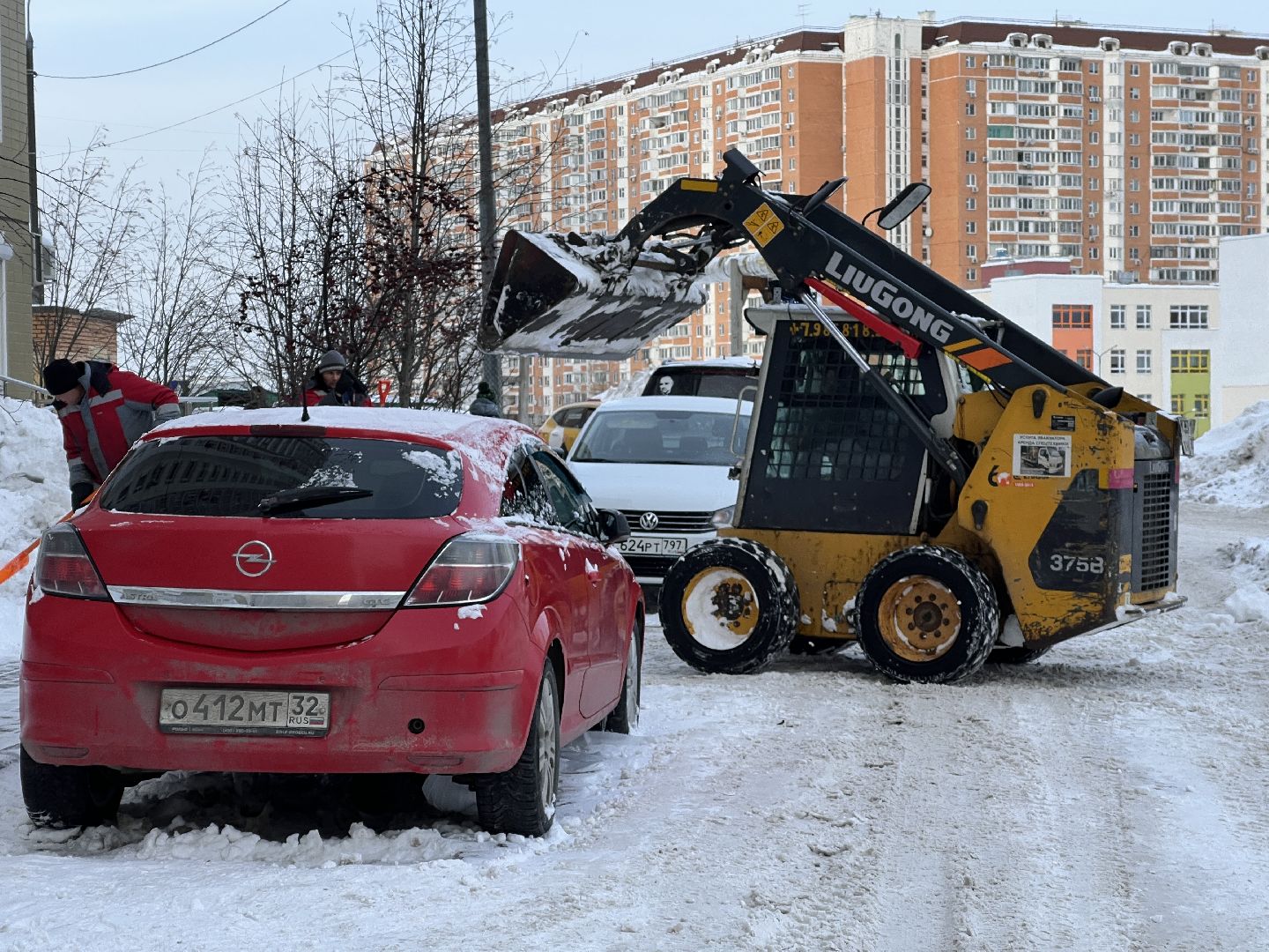 химки, снегопад, уборка дворов, уборка снега,