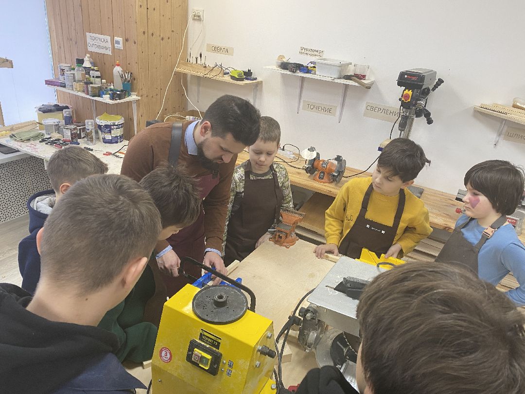 Долгопрудный, общество